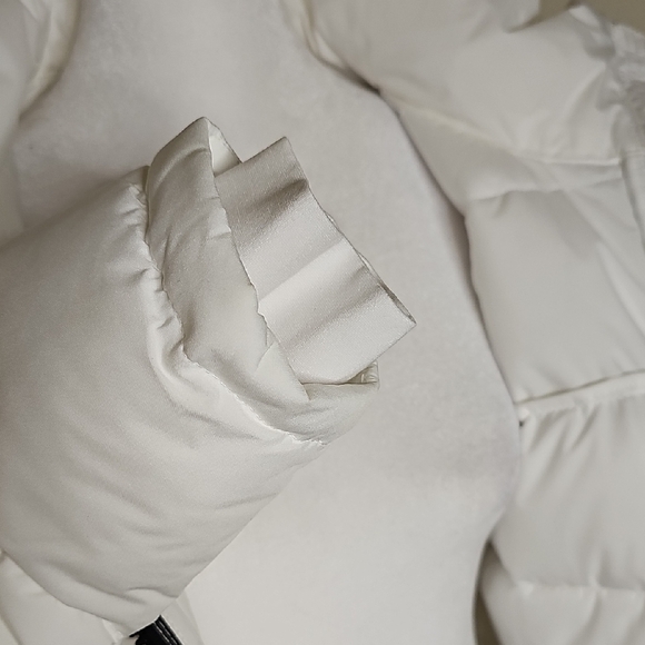 Calvin Klein White Puffer Coat Jacket with Hood - Picture 9 of 16